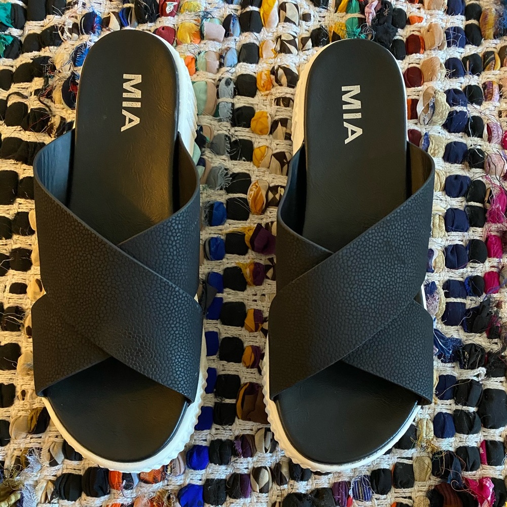 Black Cross Over Sandal